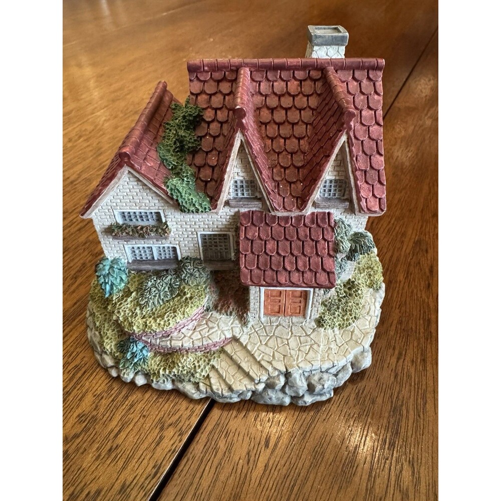 Olde England’s Classic Cottages The Kent Cottage House Figurine Resin 5”